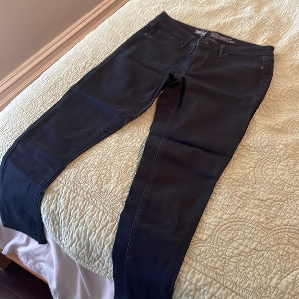 Size 6 mid-rise jegging crop, Mossino denim.  Like new